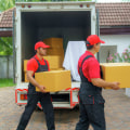 What is the average cost of hiring movers in bakersfield?